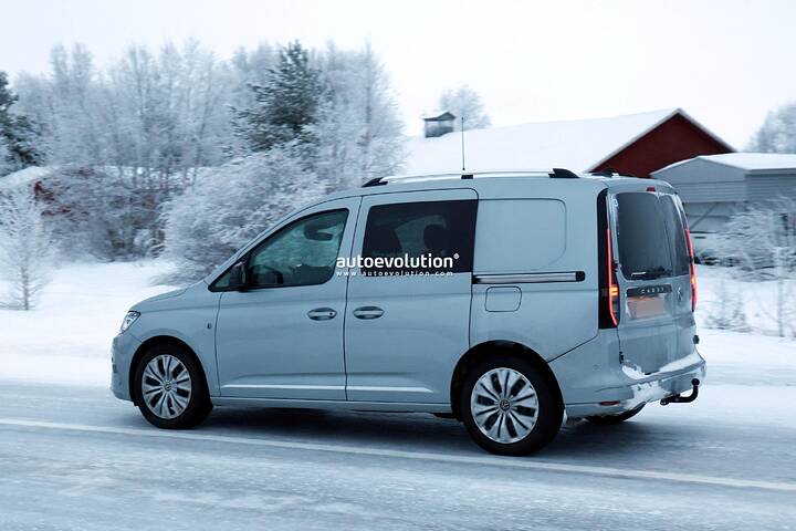 imgi_45_2027-volkswagen-caddy-facelift-spied-looking-mostly-unchanged-from-outgoing-model_10