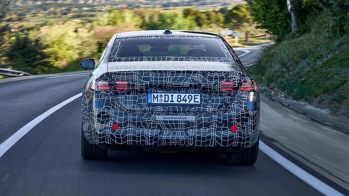 May 24 will see the release of the new BMW 5 Series and i5k16
