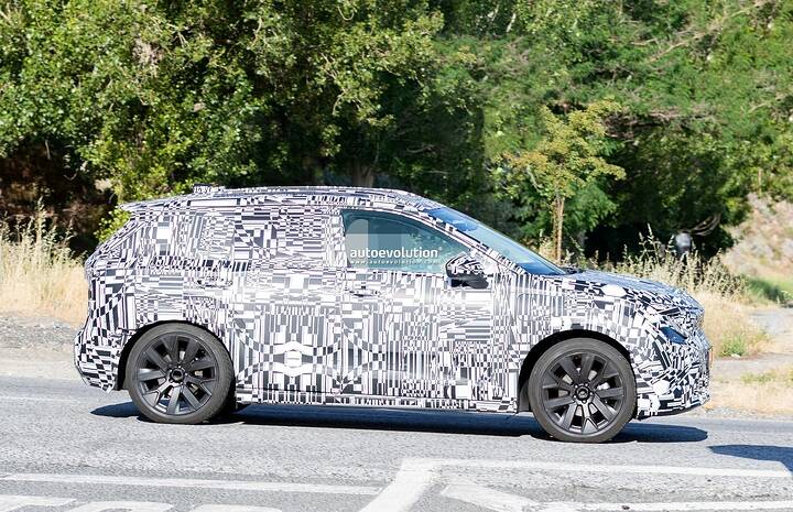 imgi_61_2026-skoda-epiq-spied-looking-sharp-small-electric-suv-features-concept-styling-cues_20