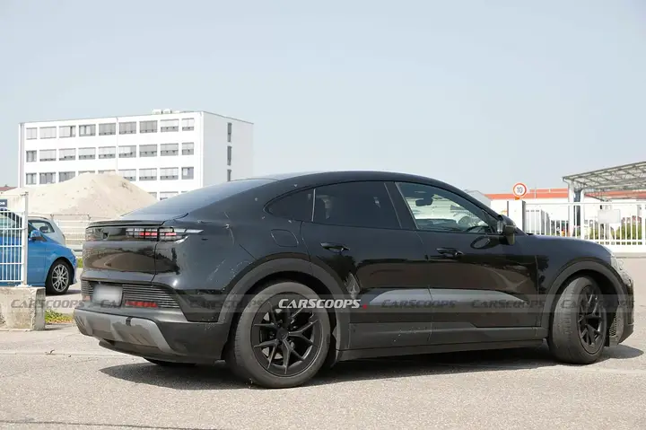 Porsche-Cayenne-Coupe-Electric-Spy-Shots-10-2048x1365