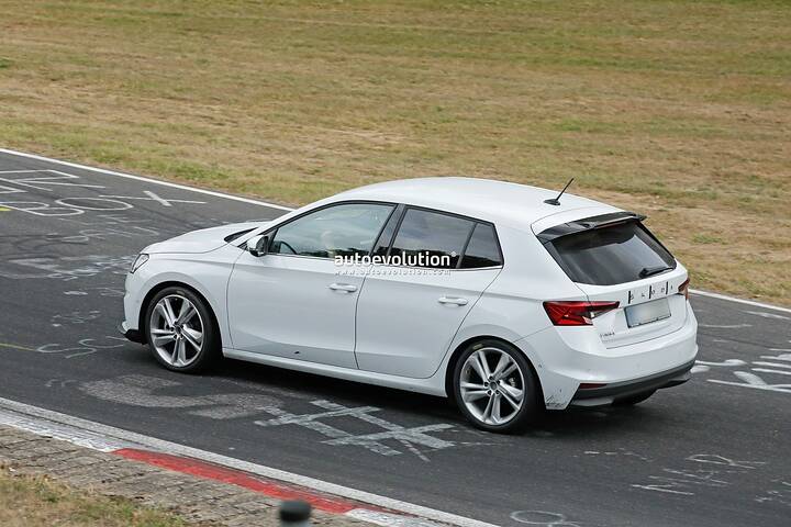 imgi_67_2026-skoda-fabia-rs-potentially-spied-may-feature-volkswagen-polo-gti-muscle_18
