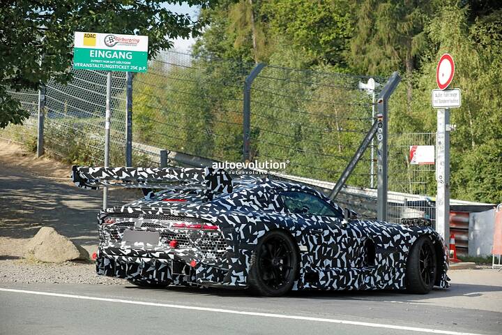 spy-photos-2027-mercedes-amg-gt-black-series-looks-more-production-ready-than-ever-before_24