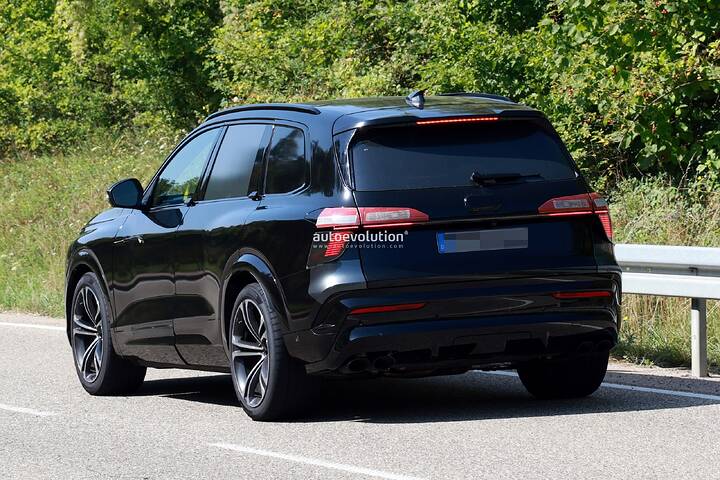 imgi_60_audi-s-all-new-sq7-caught-in-the-open-is-it-still-a-v8-powered-model_19