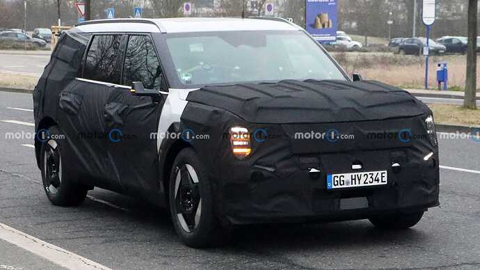 new-kia-ev9-spy-photos (3)