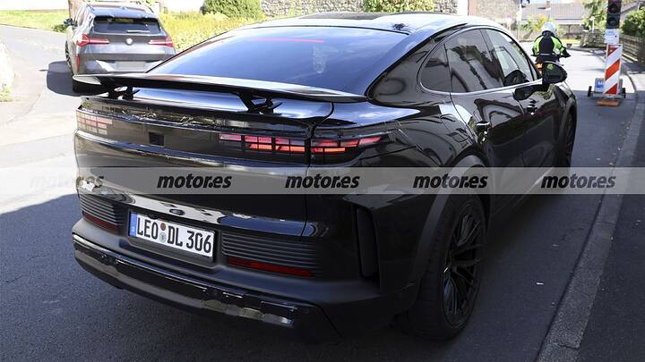 Porsche is preparing an electric Cayenne Coupé Turbo GT that promises insane figures.