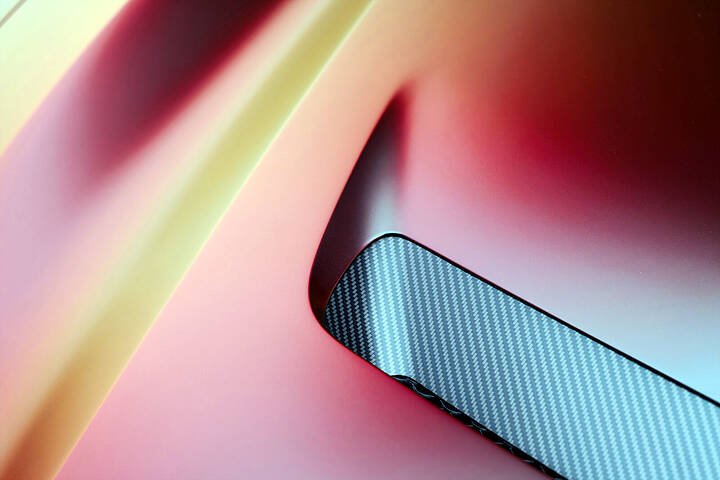 Aston Martin Valen_26