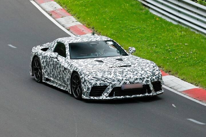 imgi_31_2027-lexus-lfr-interior-shows-production-infotainment-system-flat-bottom-steering-wheel_4