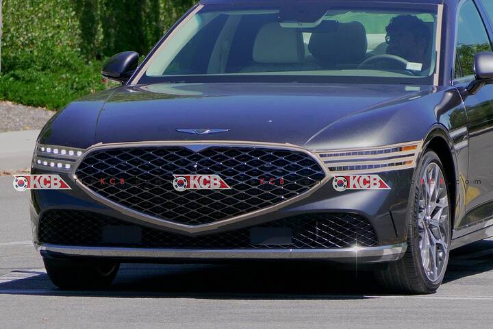 imgi_36_genesis-g90-facelift-begins-testing-3