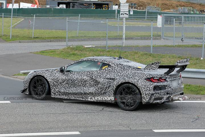Chevrolet-Corvette-Z06-12