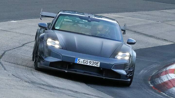 imgi_15_Porsche Taycan Turbo GT4 RS 001_o2coj0