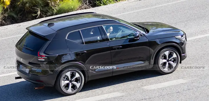 2027-Volvo-XC40-Facelift-Scoop-10-newcarscoops--2048x995