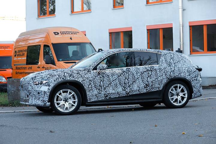 2026-mercedes-benz-glc-ev-gets-an-unusual-makeover-during-development_3