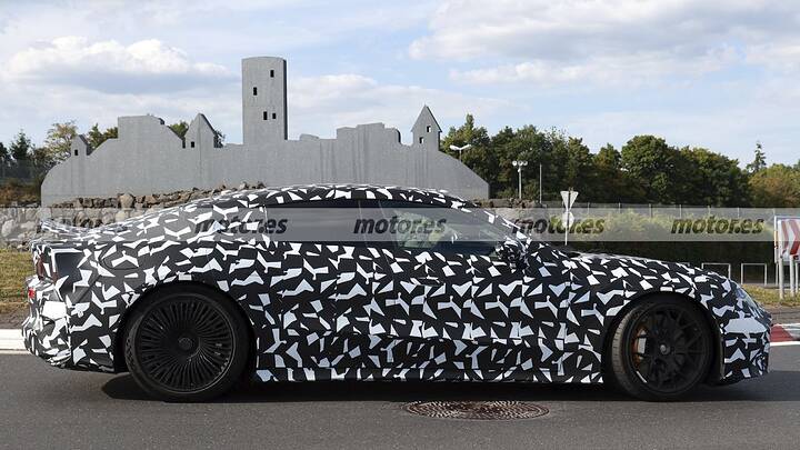 mercedes-amg-gt-berlina-2026-fotos-espia-2025109703-1755853085_10