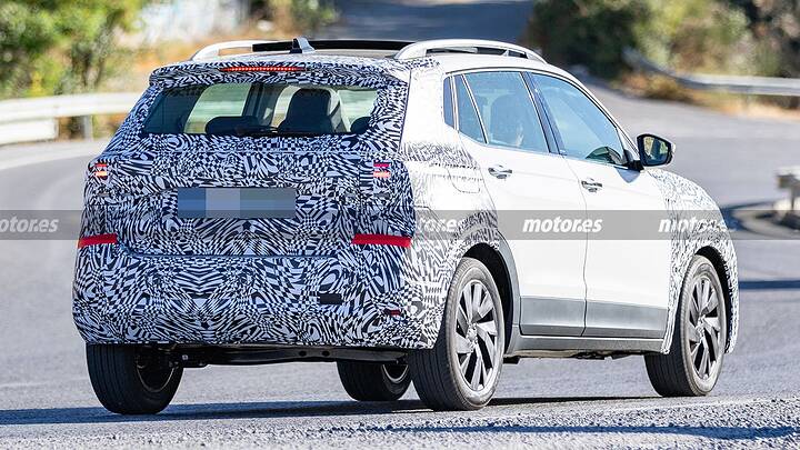 volkswagen-t-cross-2027-fotos-espia-2025109930-1757003561_12