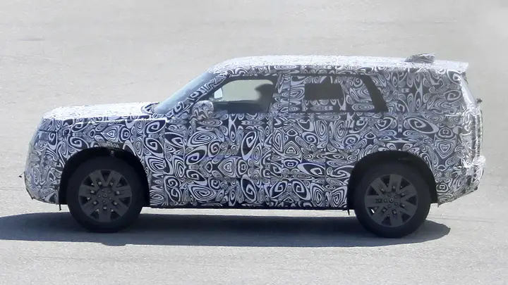 Baby Electric Land Rover Defender Sport - side profile_ix26me