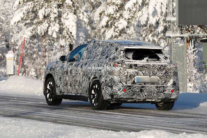 imgi_106_spy-photos-2028-bmw-ix1-newcarscoops_23