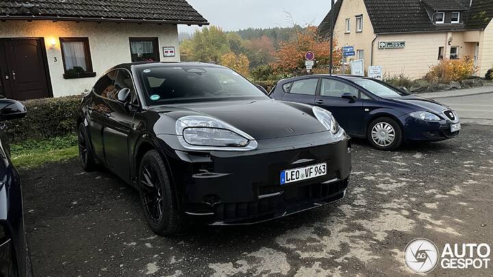 porsche-cayenne-coupe-ev-89316-c406102112025200943_6
