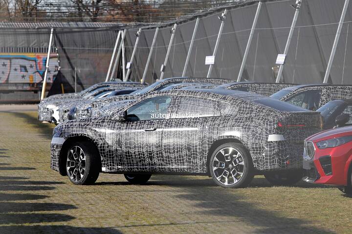 imgi_54_2027-bmw-ix4-gearing-up-for-launch-as-the-new-ix3s-sportier-looking-sibling_12