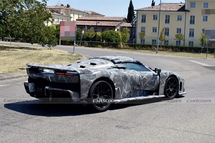 Ferrari-F80-Aperta-Spy-Shots-08-1536x1024