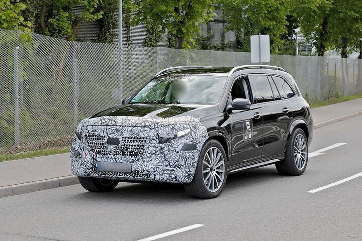 the-mercedes-maybach-gls-600-4matic-looks-primed-for-a-second-facelift_4