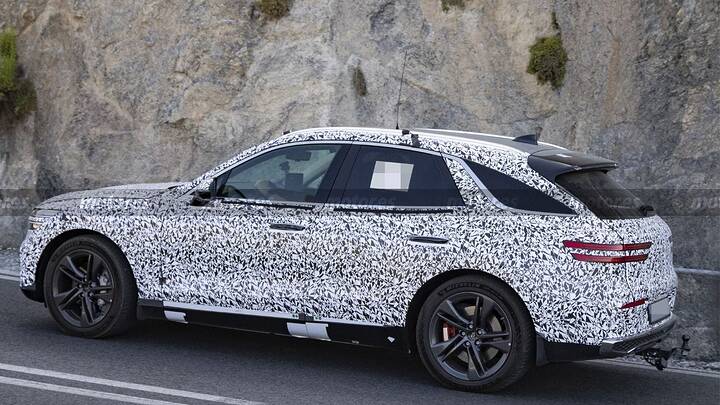2027 Genesis GV70 Hybrid Spied_newcarscoops_208-1788456649_7