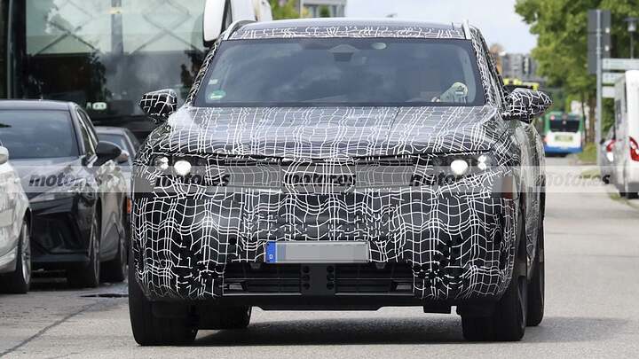 BMW ya prueba el iX5 M70 xDrive, no parece un super-SUV eléctrico pero va a volar 1