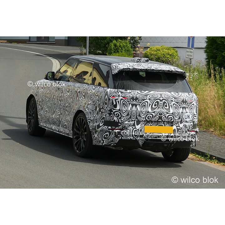Range Rover Sport SV facelift spied near the Nürburgring #rangerover #rangeroversport #SV #face (2)