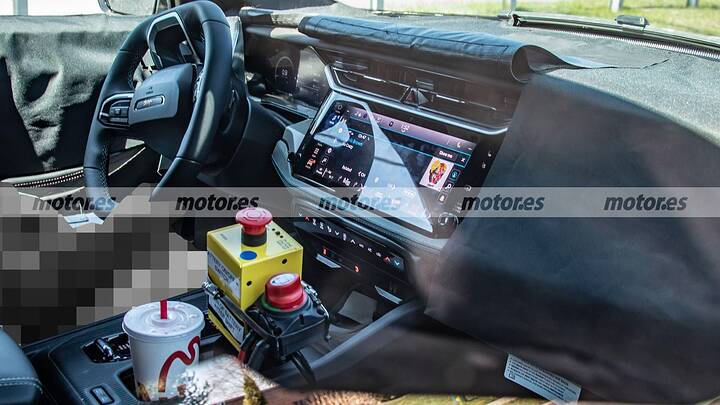 jeep-cherokee-2026-fotos-espia-interior-2025107890-1745588851_16
