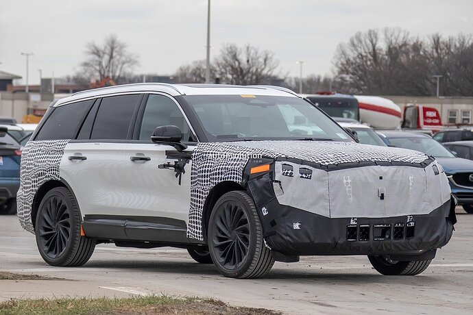 2024-lincoln-aviator-facelift-shows-restyled-front-end-new-infotainment-activeglide_1