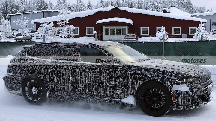 bmw-m5-touring-2026112532-1770823732_8
