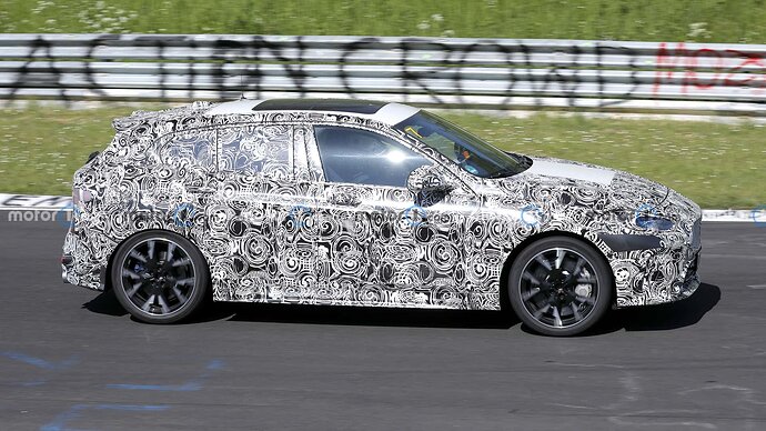 bmw-1-series-facelift-new-spy-photo (4)