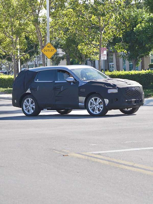 d2027 Genesis GV80 Hybrid570ce