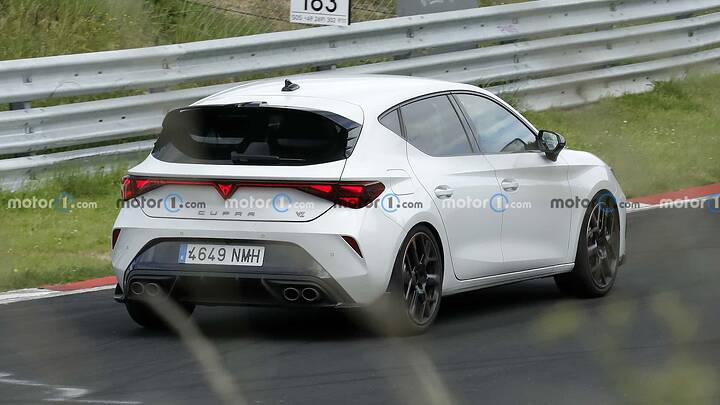 2027 Cupra Leon VZ TCR_newcarscoops_f15f
