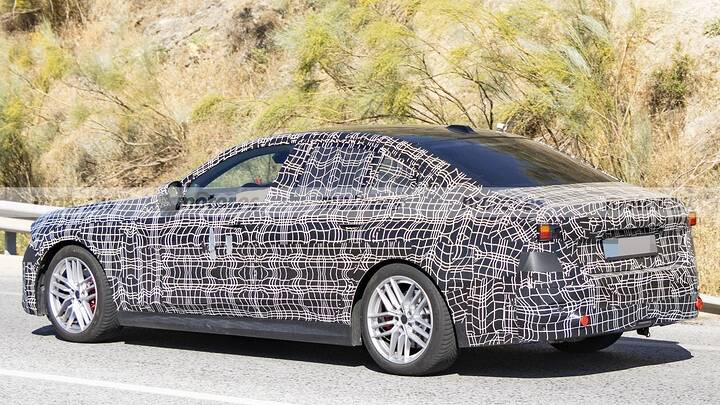 bmw-serie-5-restyling-2026-fotos-espia-2025109607-1755169554_7