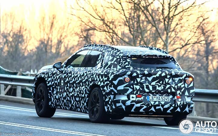 mercedes-amg-suv-33f41-c960405122025150622_8