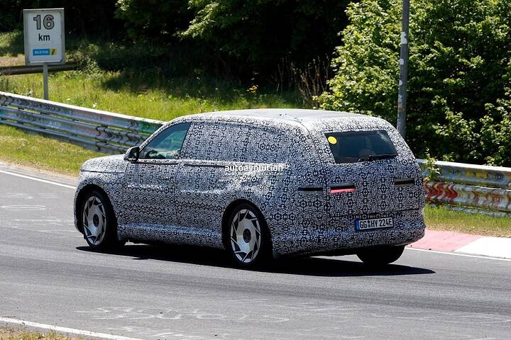2026-genesis-gv90-three-row-luxury-electric-suv-caught-lapping-the-nurburgring-in-anger_36