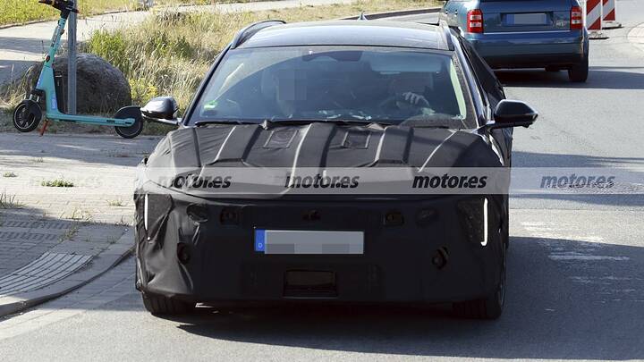 El nuevo familiar de KIA cazado en estas primeras fotos espía tiene algo del Optima… y apunta directo al Passat 2