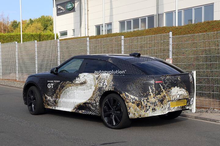 new-gt-is-the-fifth-range-rover-model-and-its-unlike-any-other_14
