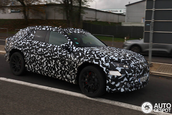 mercedes-benz-eqr-2026-6039f-c835023102025085040_1