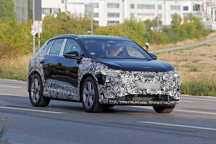 imgi_39_audi-spied-testing-q4-e-tron-facelift-redesigned-bumpers-join-revised-light-clusters_4