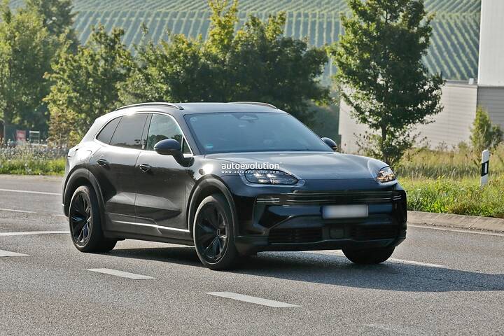 imgi_45_2026-porsche-cayenne-electric-spied-testing-with-less-disguise-than-ever_8