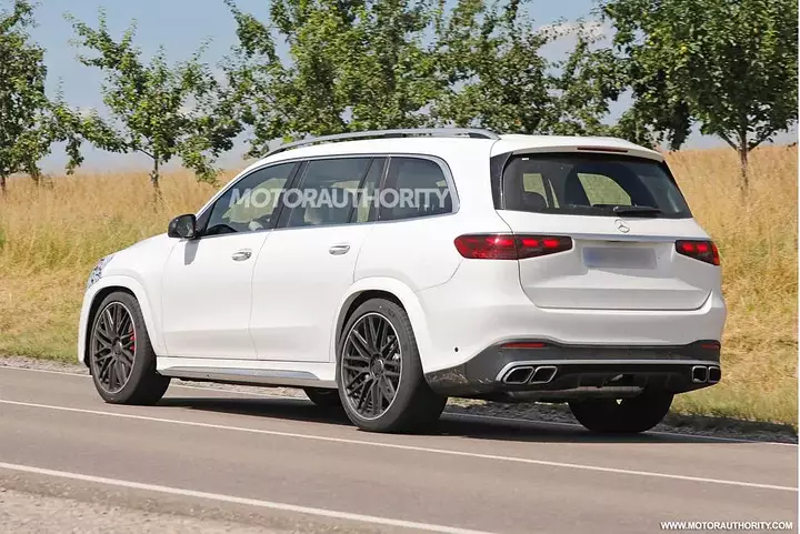 2027-mercedes-benz-amg-gls-63-facelift-spy-shots--photo-via-baldauf_100940137_l