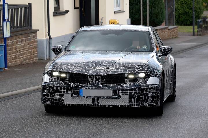imgi_43_2028-bmw-m3-ev-spied-charging-after-serious-track-action_3