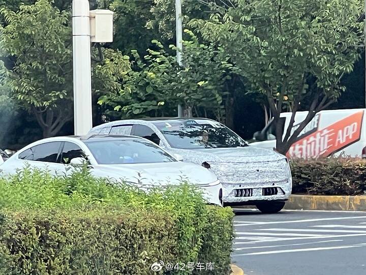 61fddd90gy1i47q0rmzvwj21400u0k2f