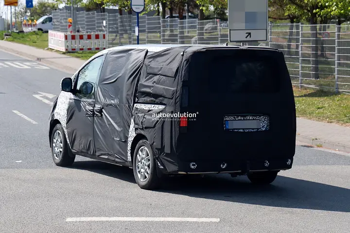 starship-like-hyundai-staria-minivan-is-finally-getting-ev-power_16