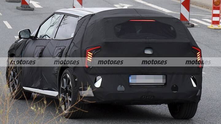 Fotos espía del KIA EV4 GT, el compacto eléctrico que amenaza al ID.3 GTX y a Tesla 11