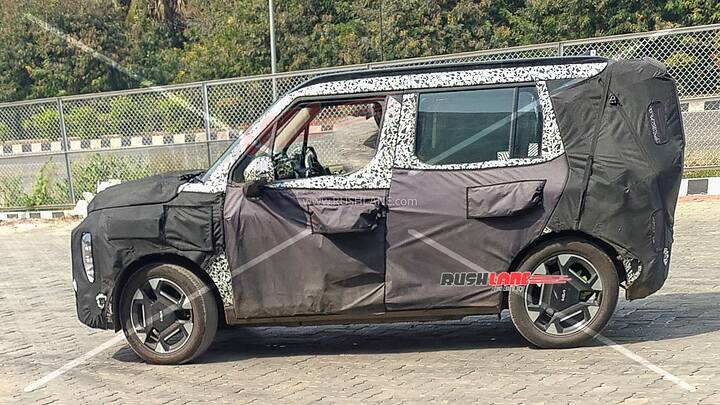 new-kia-syros-ev-spied-charging4
