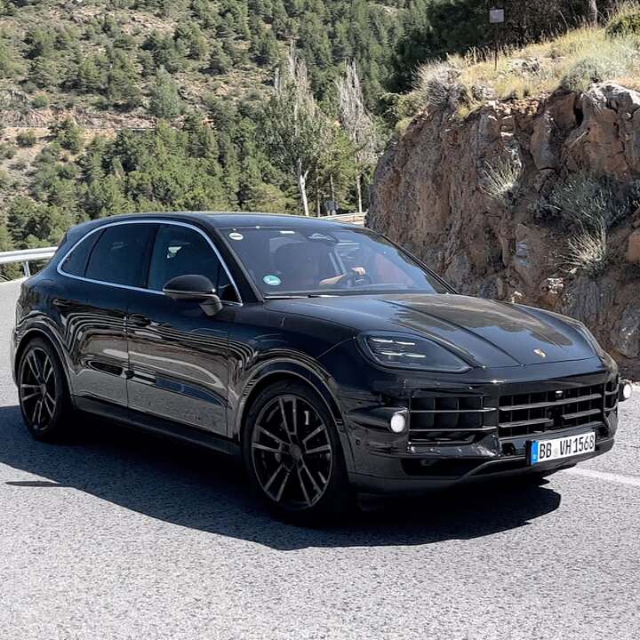El actual @porsche Cayenne seguirá más vivo que nunca! En 2027 llegará un facelift para seguir a
