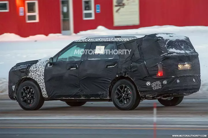 2026-hyundai-palisade-spy-shots--photo-credit-baldauf_100914100_h