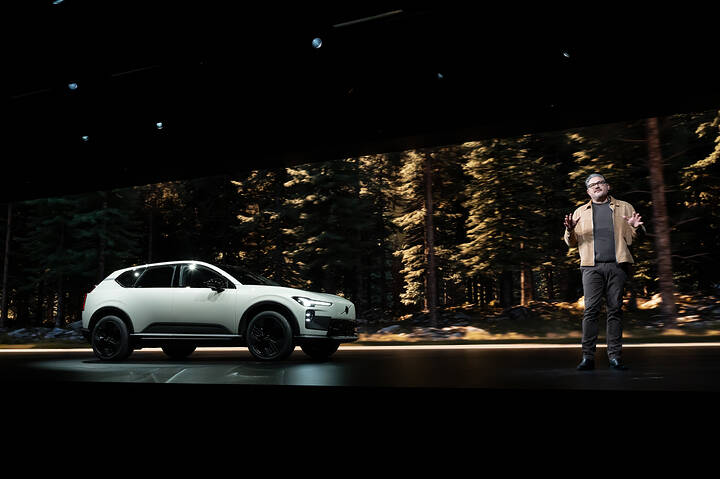 Volvo_EX60_Reveal_event(1)
